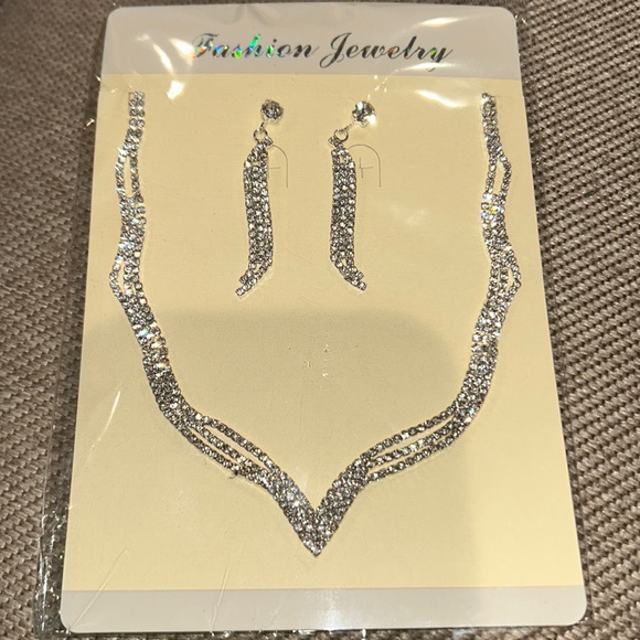 Jewelry - Four Piece Rhinestone Gift Set